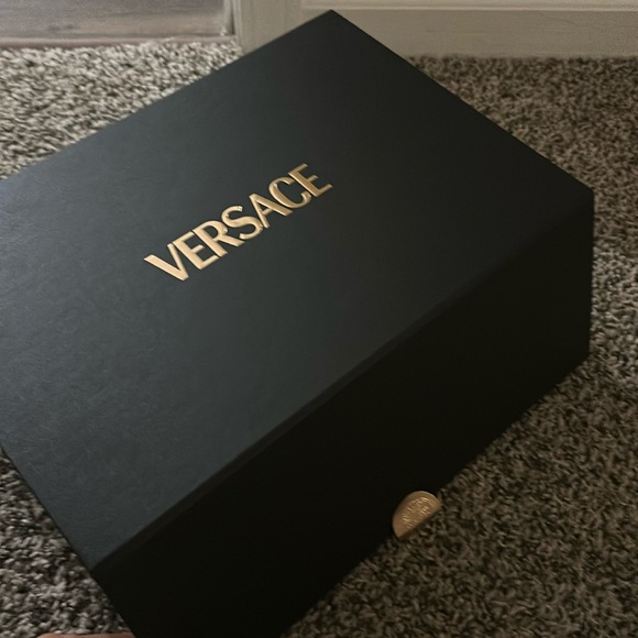 Versace women’s slippers - Picture 2 of 7